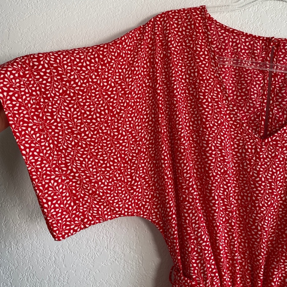 VICI tyche size M short sleeve red floral romper elastic waist pockets & belt - Picture 6 of 9